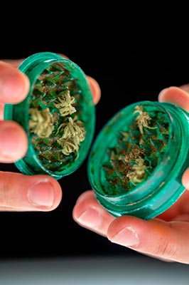 limpiar grinder de plástico